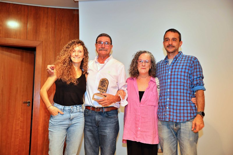 La primera Gala del Comerç de Xàbia reconoce a cuatro establecimientos y pone en valor las compras de proximidad La primera Gala del Comerç de Xàbia reconoce a cuatro establecimientos y pone en valor las compras de proximidad