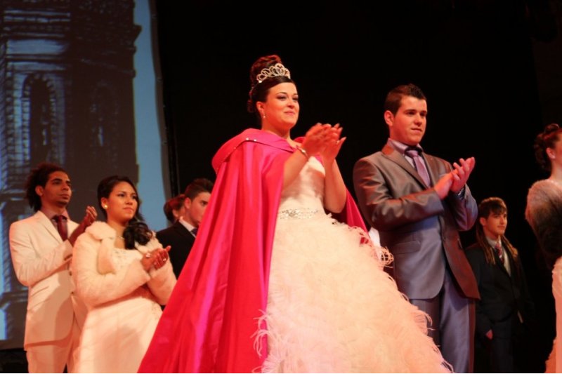 Teulada: Les festes patronals arriben al tram final amb el dia de quintes i penyes i la desfilada de carrosses i disfresses Teulada: Les festes patronals arriben al tram final amb el dia de quintes i penyes i la desfilada de carrosses i disfresses