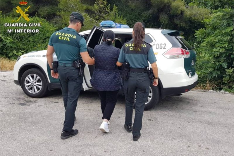 Tres detenidos en Calp en varias operaciones por estafa, hurtos a turistas y tráfico de drogas Tres detenidos en Calp en varias operaciones por estafa, hurtos a turistas y tráfico de drogas