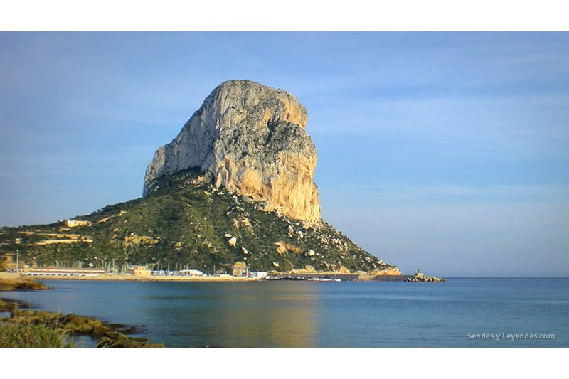 Paran las obras que no garanticen la distancia de seguridad en Calp Paran las obras que no garanticen la distancia de seguridad en Calp