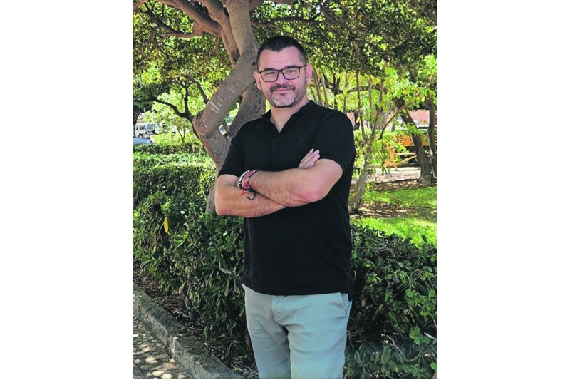 José Luis Mas, alcalde dels Poblets: “hi ha que donar la benvinguda a la gent que ens visite estos dies de festes tal especials per a nosaltres” José Luis Mas, alcalde dels Poblets: “hi ha que donar la benvinguda a la gent que ens visite estos dies de festes tal especials per a nosaltres”