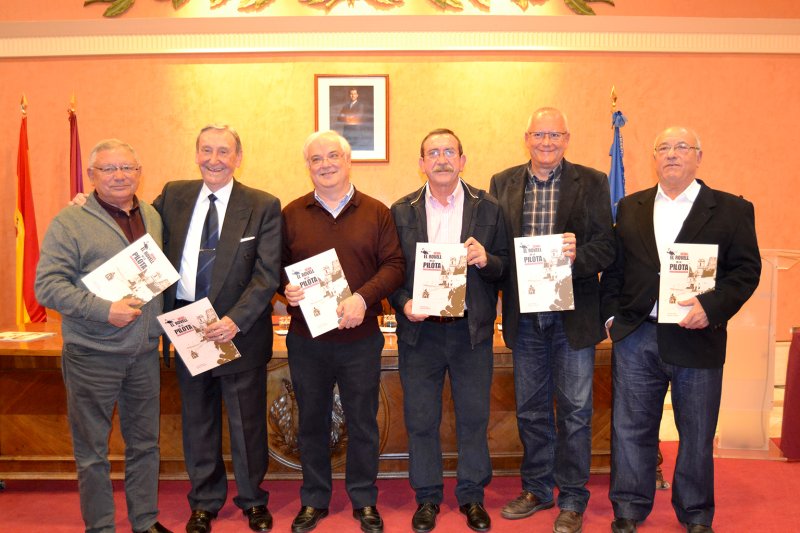 Dénia: El rovell de la pilota, un llibre per a commemorar el 25 aniversari del club denier Dénia: El rovell de la pilota, un llibre per a commemorar el 25 aniversari del club denier