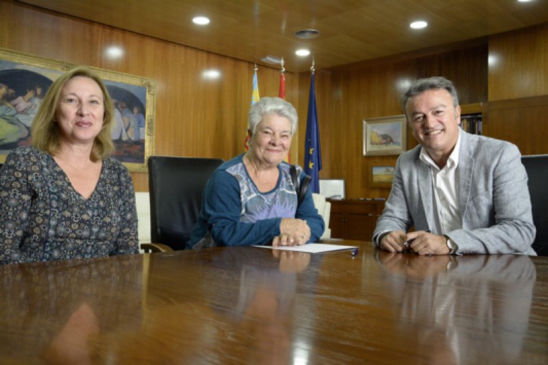 El Ayuntamiento de Xàbia renueva la colaboración con Amadem y Aprosdeco El Ayuntamiento de Xàbia renueva la colaboración con Amadem y Aprosdeco