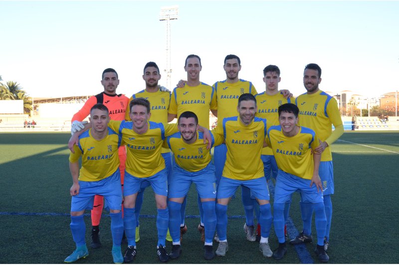 Jávea-Dénia, un derbi comarcal con tres puntos de oro en juego Jávea-Dénia, un derbi comarcal con tres puntos de oro en juego