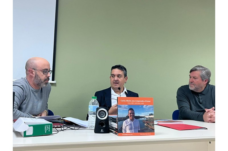 Carles Mulet repassa la seua feina representant als valencians en el Senat  Carles Mulet repassa la seua feina representant als valencians en el Senat