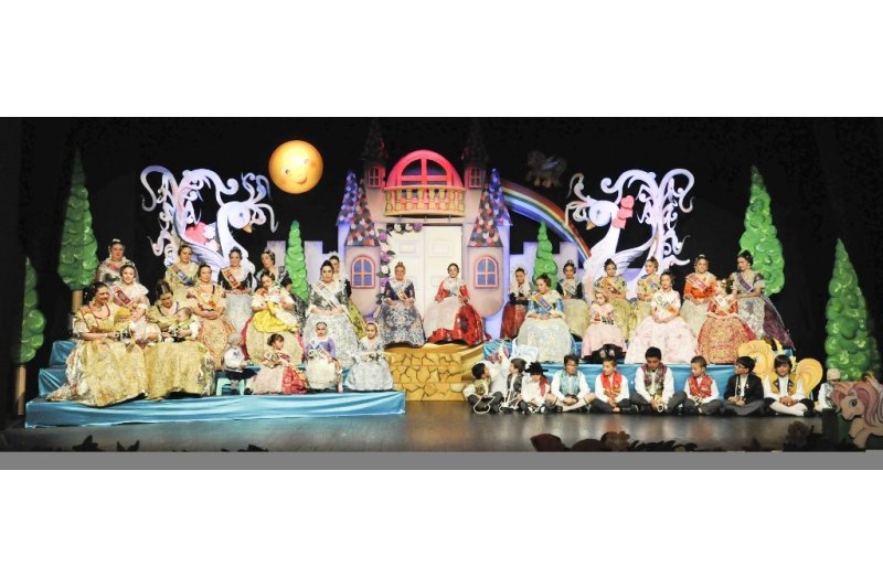 La falla Convent de Pego presenta a Loli Estruch i Carla Oltra com a falleres majors 2014 La falla Convent de Pego presenta a Loli Estruch i Carla Oltra com a falleres majors 2014