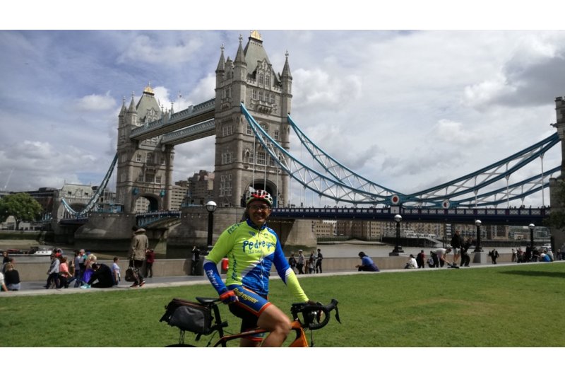 Fernando Sendra, del CC Pedreguer, culmina los 1.436 km de la prueba de resistencia Londres-Edimburgo Fernando Sendra, del CC Pedreguer, culmina los 1.436 km de la prueba de resistencia Londres-Edimburgo