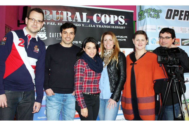 Més de 350 persones es presenten al càsting de la pel·lícula de Paco Soto a Poble Nou Més de 350 persones es presenten al càsting de la pel·lícula de Paco Soto a Poble Nou