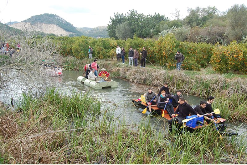 L’organització de la baixada al Riu de Bullent canvia les bases per a propiciar un major respecte a l’entorn natural L’organització de la baixada al Riu de Bullent canvia les bases per a propiciar un major respecte a l’entorn natural