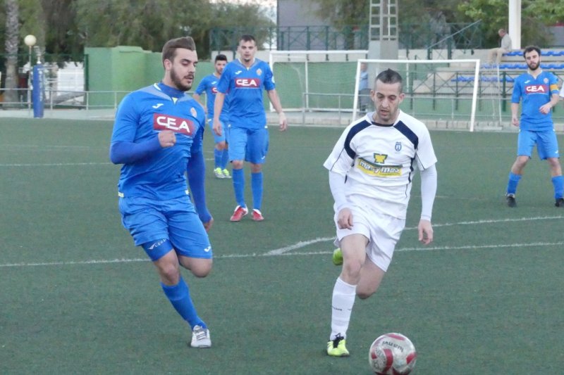 El Pedreguer cau a Alginet (1-0) i embrolla la lluita per la permanència El Pedreguer cau a Alginet (1-0) i embrolla la lluita per la permanència
