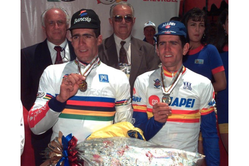 Indurain, Olano y Chozas abordan en Calp el auge del cicloturismo en la comarca  Indurain, Olano y Chozas abordan en Calp el auge del cicloturismo en la comarca