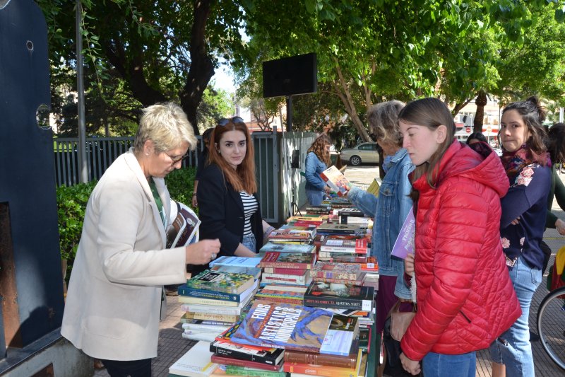 Lecturas solidarias: La campaña 1 libro x 1 kilo de la UNED cumple diez años Lecturas solidarias: La campaña 1 libro x 1 kilo de la UNED cumple diez años