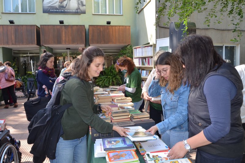 Lecturas solidarias: La campaña 1 libro x 1 kilo de la UNED cumple diez años Lecturas solidarias: La campaña 1 libro x 1 kilo de la UNED cumple diez años
