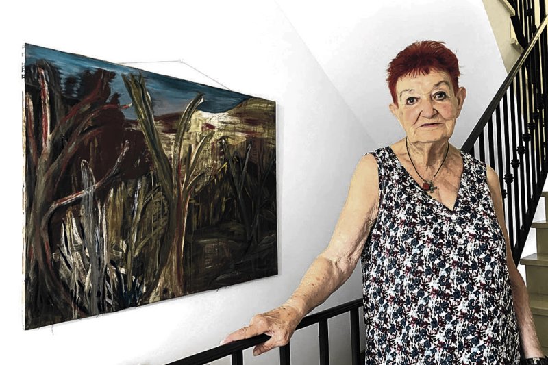Pepa Caselles, artista octogenària: “pintar em dona la vida” Pepa Caselles, artista octogenària: “pintar em dona la vida”