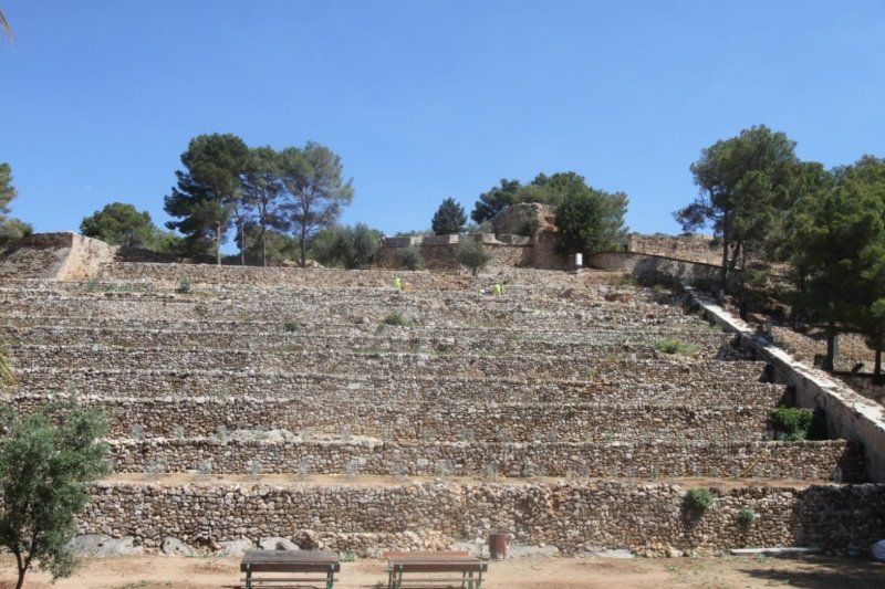 El Ayuntamiento de Dénia restaurará la zona de bancales de la Vila Vella del castillo El Ayuntamiento de Dénia restaurará la zona de bancales de la Vila Vella del castillo