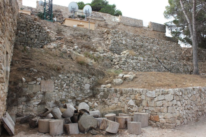 El Ayuntamiento de Dénia restaurará la zona de bancales de la Vila Vella del castillo El Ayuntamiento de Dénia restaurará la zona de bancales de la Vila Vella del castillo