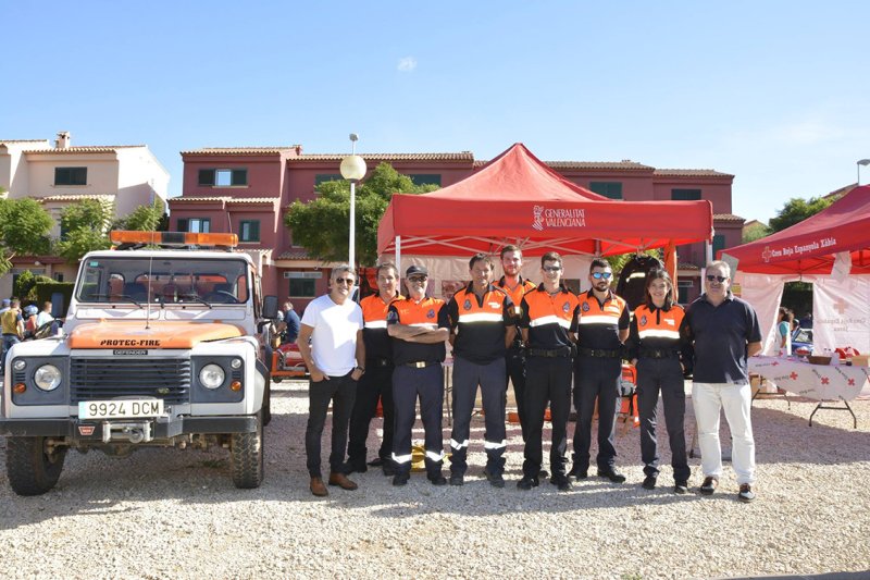 La concentración de coches y motos clásicas recauda más de 10.000 euros para los grupos voluntarios de lucha contra incendios en Xàbia La concentración de coches y motos clásicas recauda más de 10.000 euros para los grupos voluntarios de lucha contra incendios en Xàbia