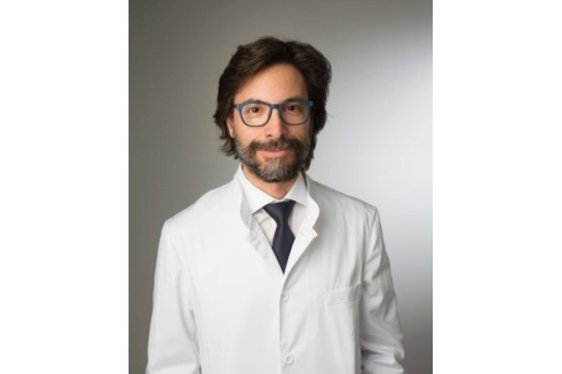 Javier Sendra: “la Neurocirugía moderna alberga un conocimiento extenso y profundo de las funciones del cerebro y del sistema nervioso, lo que ha permitido un gran avance en nuestra especialidad” Javier Sendra: “la Neurocirugía moderna alberga un conocimiento extenso y profundo de las funciones del cerebro y del sistema nervioso, lo que ha permitido un gran avance en nuestra especialidad”