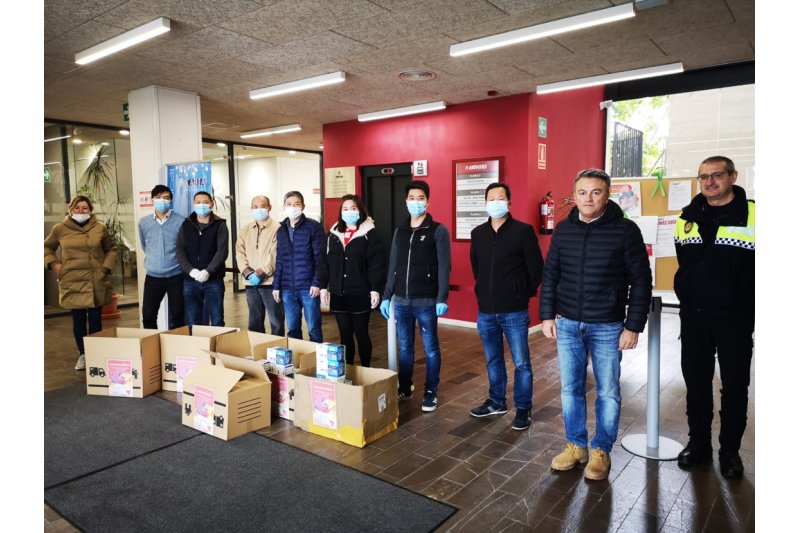 Los empresarios chinos de Xàbia donan 6.600 mascarillas Los empresarios chinos de Xàbia donan 6.600 mascarillas