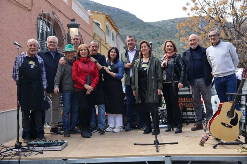 La Feria del Embutido de la Vall de Pop supera las mejores expectativas en Benigembla con un gran ambiente festivo La Feria del Embutido de la Vall de Pop supera las mejores expectativas en Benigembla con un gran ambiente festivo