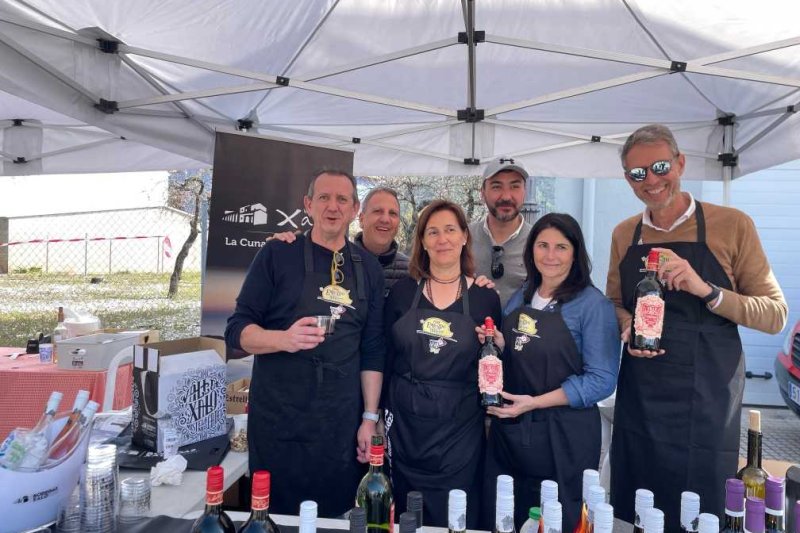 La Feria del Embutido de la Vall de Pop supera las mejores expectativas en Benigembla con un gran ambiente festivo La Feria del Embutido de la Vall de Pop supera las mejores expectativas en Benigembla con un gran ambiente festivo