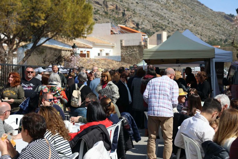 La Feria del Embutido de la Vall de Pop supera las mejores expectativas en Benigembla con un gran ambiente festivo La Feria del Embutido de la Vall de Pop supera las mejores expectativas en Benigembla con un gran ambiente festivo