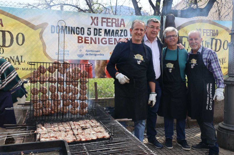La Feria del Embutido de la Vall de Pop supera las mejores expectativas en Benigembla con un gran ambiente festivo La Feria del Embutido de la Vall de Pop supera las mejores expectativas en Benigembla con un gran ambiente festivo