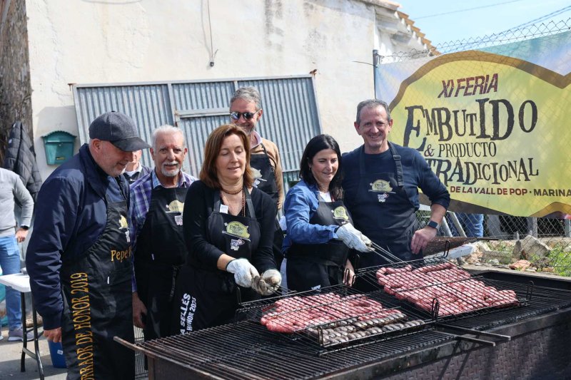La Feria del Embutido de la Vall de Pop supera las mejores expectativas en Benigembla con un gran ambiente festivo La Feria del Embutido de la Vall de Pop supera las mejores expectativas en Benigembla con un gran ambiente festivo