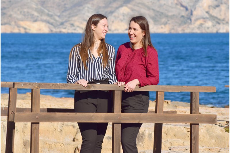 Lorena Ros y Laura Torres serán las abanderadas de los Moros i Cristians de Xàbia Lorena Ros y Laura Torres serán las abanderadas de los Moros i Cristians de Xàbia