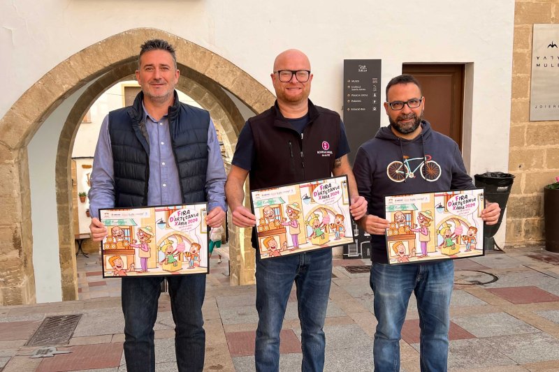 La Fira d’Artesania de Xàbia se amplía hasta los ochenta puestos e incorpora un tardeo La Fira d’Artesania de Xàbia se amplía hasta los ochenta puestos e incorpora un tardeo