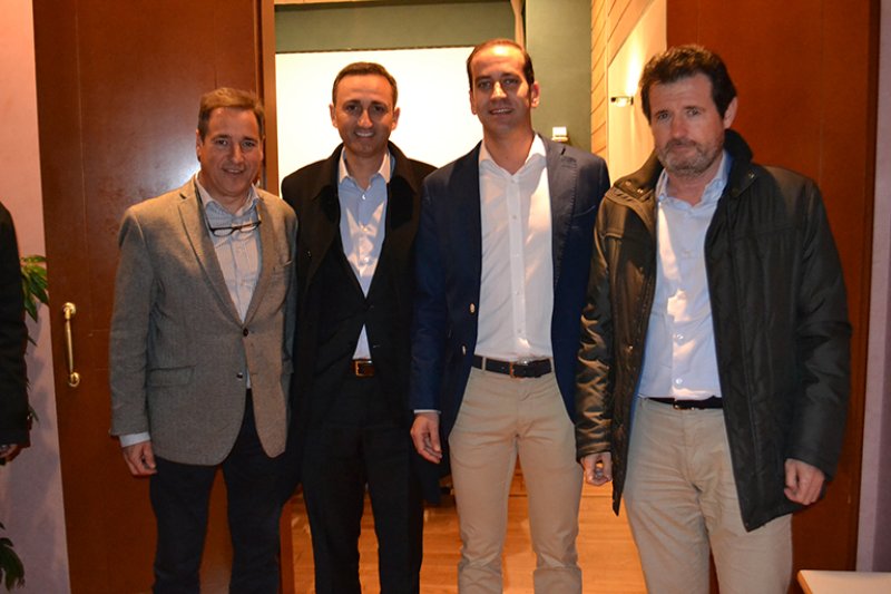 El PP elegeix Arturo Poquet com a alcaldable de Benissa per a les eleccions locals del 26 de maig El PP elegeix Arturo Poquet com a alcaldable de Benissa per a les eleccions locals del 26 de maig