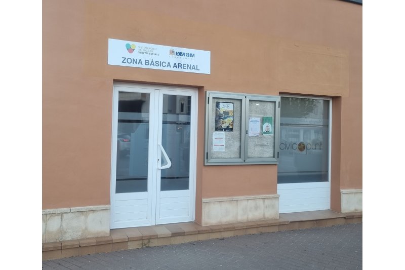 Taller de robótica para jóvenes en el Civic Punt del Arenal de Xàbia Taller de robótica para jóvenes en el Civic Punt del Arenal de Xàbia