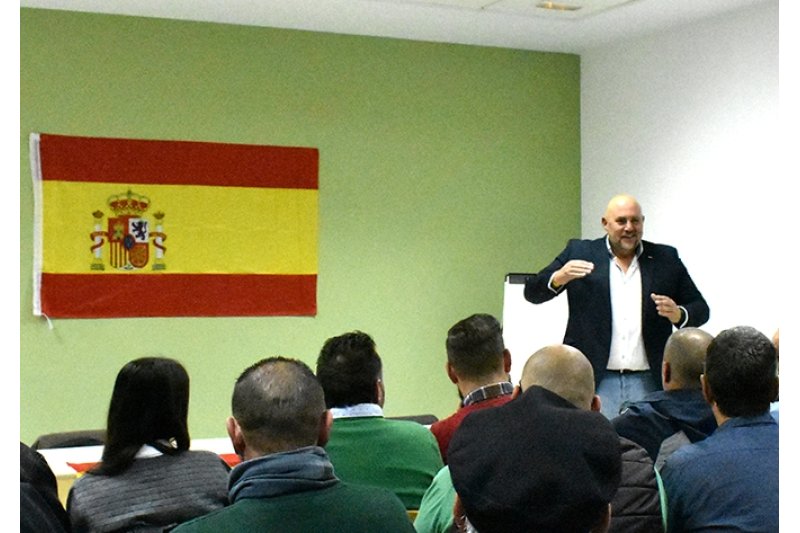 El coordinador de Vox ante la concentración de Arran: “Son unos fascistas de medio pelo”  El coordinador de Vox ante la concentración de Arran: “Son unos fascistas de medio pelo”