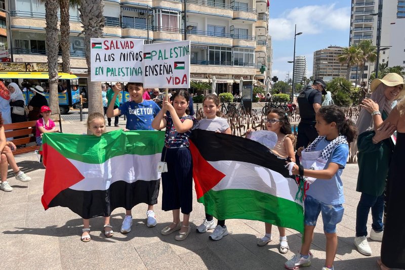 Concentración en Calp para pedir el fin del genocidio del pueblo palestino Concentración en Calp para pedir el fin del genocidio del pueblo palestino