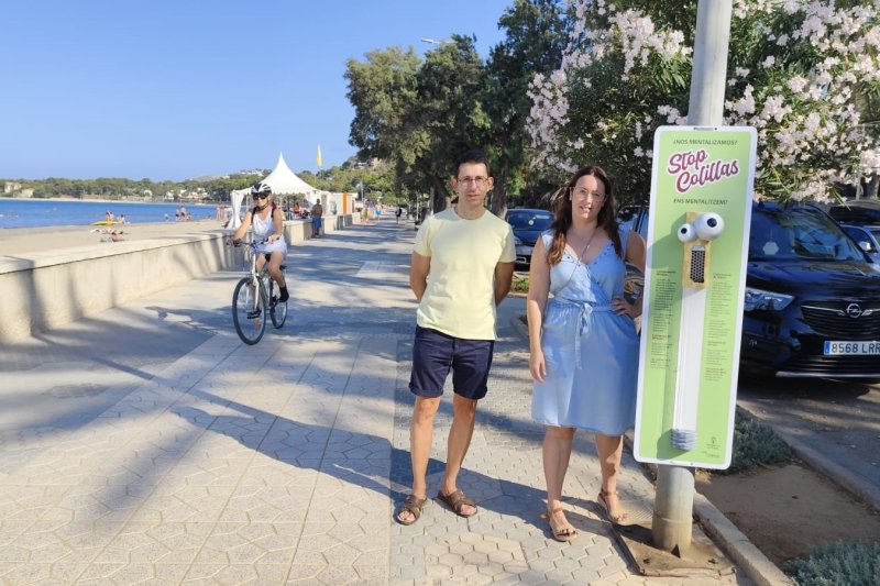 Instalan ceniceros en varias calles y en la playa de la Marineta Cassiana  Instalan ceniceros en varias calles y en la playa de la Marineta Cassiana