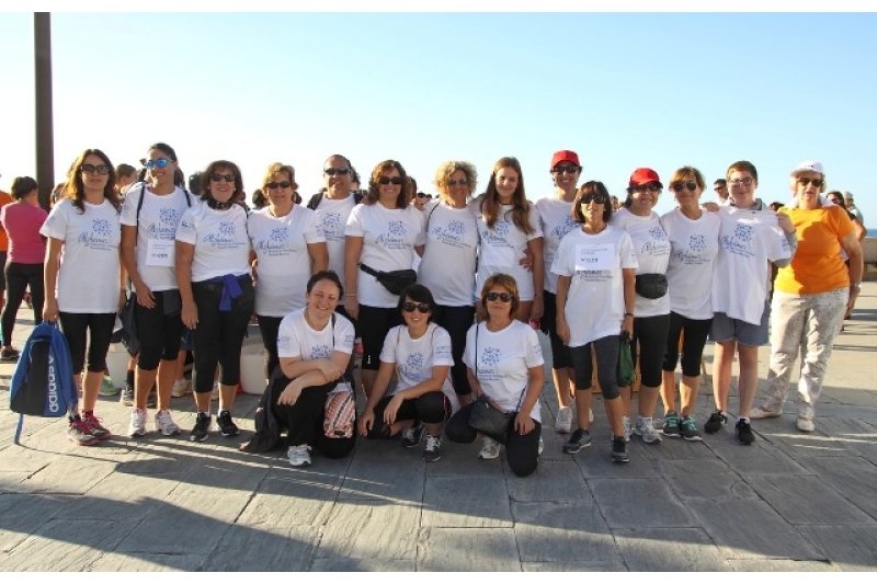 Doscientas personas completan la marcha solidaria por el alzheimer de Teulada Doscientas personas completan la marcha solidaria por el alzheimer de Teulada