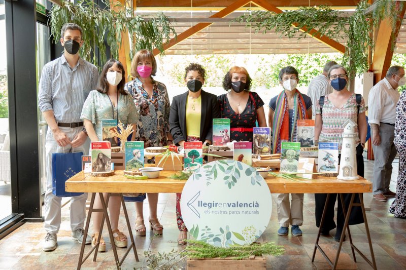 Rolser colabora, un año más, con la campaña «Llegir en valencià» de la Fundación Bromera Rolser colabora, un año más, con la campaña «Llegir en valencià» de la Fundación Bromera