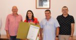 Les jugadores del primer equip femení de futbol de Dénia rebran un homenatge en el Dia de les Dones  Les jugadores del primer equip femení de futbol de Dénia rebran un homenatge en el Dia de les Dones