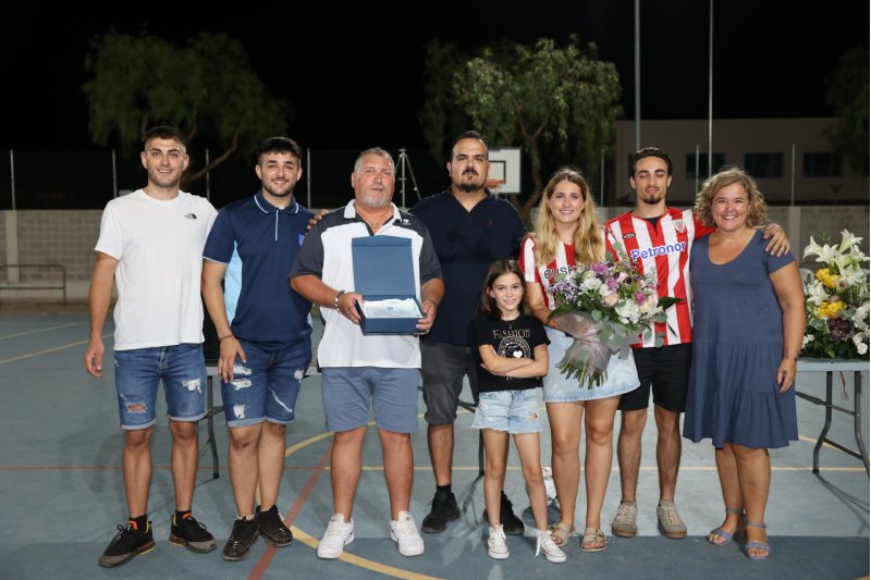 Bar Colom (senior) i Piscinas Nacionales (veterans) guanyen el Trofeu Pepe de Futbol Sala de la Xara Bar Colom (senior) i Piscinas Nacionales (veterans) guanyen el Trofeu Pepe de Futbol Sala de la Xara