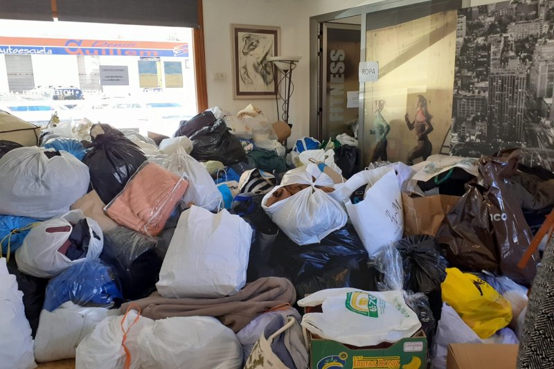 Dénia se vuelca con la campaña de recogida de ropa, comida y medicamentos para Ucrania  Dénia se vuelca con la campaña de recogida de ropa, comida y medicamentos para Ucrania