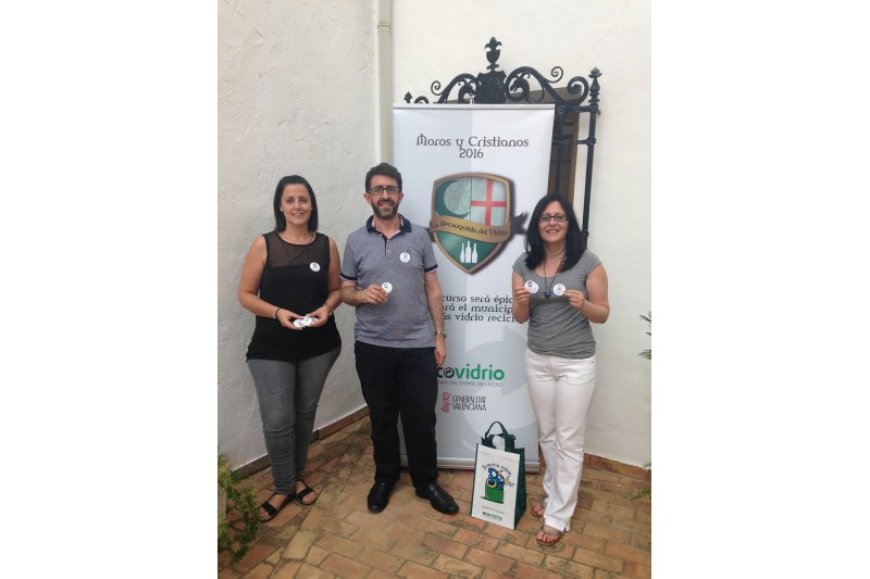 Pego fomenta el reciclado de vidrio durante los Moros i Cristians Pego fomenta el reciclado de vidrio durante los Moros i Cristians