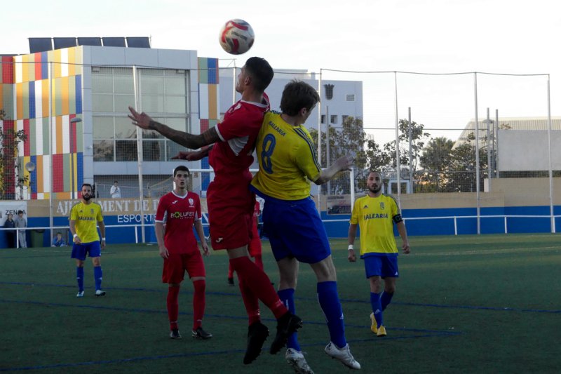 Preferent: El Dénia trau profit d'una mala vesprada del porter pegolí (4-3)  Preferent: El Dénia trau profit d'una mala vesprada del porter pegolí (4-3)