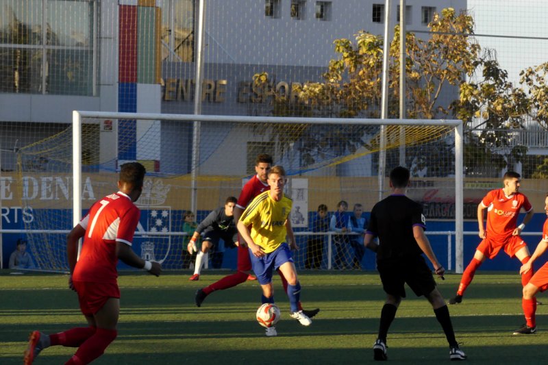 Preferent: El Dénia trau profit d'una mala vesprada del porter pegolí (4-3)  Preferent: El Dénia trau profit d'una mala vesprada del porter pegolí (4-3)