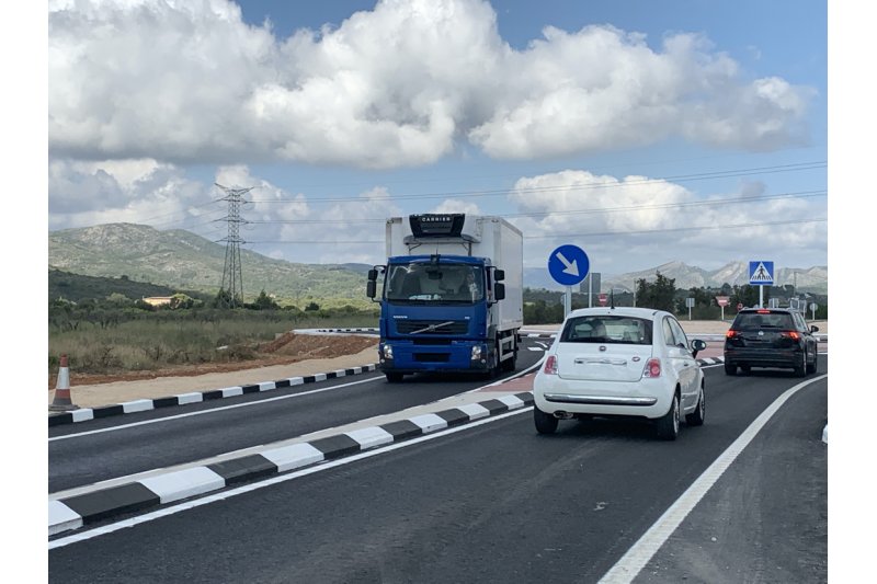 La Conselleria presume de unas rotondas en el acceso a Xàbia que los usuarios odian La Conselleria presume de unas rotondas en el acceso a Xàbia que los usuarios odian