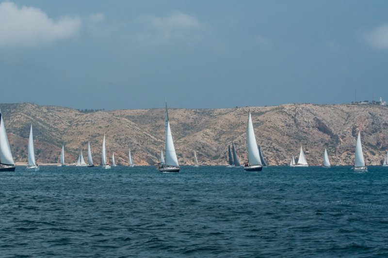 Más de un centenar de embarcaciones se suman al primer Encuentro Bahía de Xàbia Más de un centenar de embarcaciones se suman al primer Encuentro Bahía de Xàbia