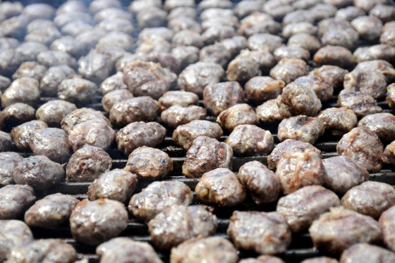 La Vall de Pop recupera la Feria del Embutido y el Producto Tradicional en una edición especial por su décimo aniversario La Vall de Pop recupera la Feria del Embutido y el Producto Tradicional en una edición especial por su décimo aniversario