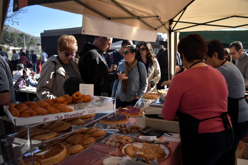 La Vall de Pop recupera la Feria del Embutido y el Producto Tradicional en una edición especial por su décimo aniversario La Vall de Pop recupera la Feria del Embutido y el Producto Tradicional en una edición especial por su décimo aniversario