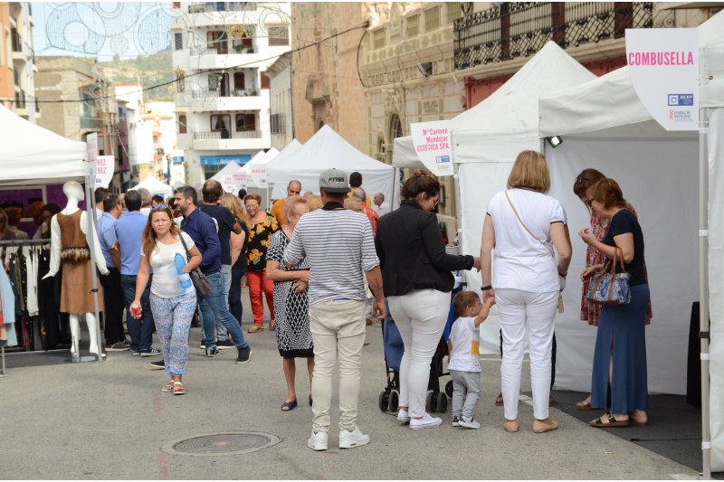 La Festa del Comerç ambienta el cap de setmana a Pedreguer amb exposicions, música i gastronomia La Festa del Comerç ambienta el cap de setmana a Pedreguer amb exposicions, música i gastronomia