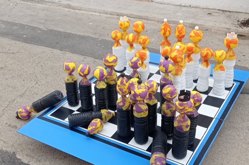 Las fiestas de Duanes no escapan al vandalismo: destrozos en la calles engalanadas Las fiestas de Duanes no escapan al vandalismo: destrozos en la calles engalanadas