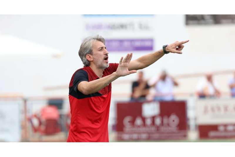 Juan Carlos Signes deja de ser entrenador del CD Jávea Juan Carlos Signes deja de ser entrenador del CD Jávea